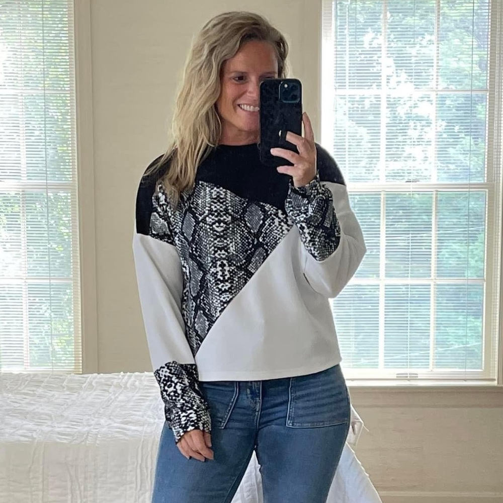 Color block snakeskin print top